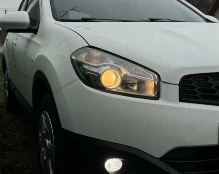 Белый Ниссан Кашкай, объемом двигателя 1.5 л и пробегом 234 тыс. км за 10500 $, фото 4 на Automoto.ua