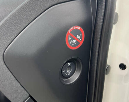 Белый Ниссан Кашкай, объемом двигателя 1.6 л и пробегом 170 тыс. км за 10555 $, фото 38 на Automoto.ua