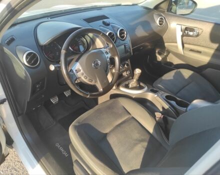 Білий Ніссан Кашкай, об'ємом двигуна 1.5 л та пробігом 245 тис. км за 247 $, фото 5 на Automoto.ua