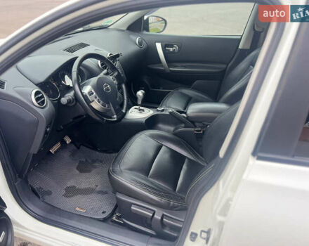 Белый Ниссан Кашкай, объемом двигателя 2 л и пробегом 190 тыс. км за 12000 $, фото 14 на Automoto.ua