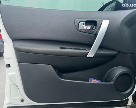 Белый Ниссан Кашкай, объемом двигателя 2 л и пробегом 128 тыс. км за 12490 $, фото 14 на Automoto.ua