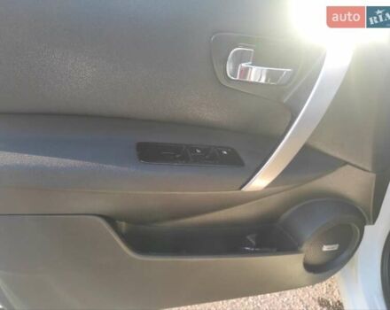 Белый Ниссан Кашкай, объемом двигателя 1.5 л и пробегом 245 тыс. км за 10800 $, фото 19 на Automoto.ua