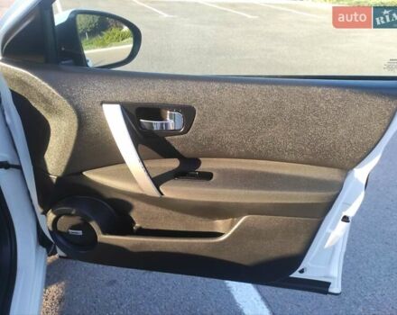 Белый Ниссан Кашкай, объемом двигателя 1.5 л и пробегом 245 тыс. км за 10800 $, фото 25 на Automoto.ua