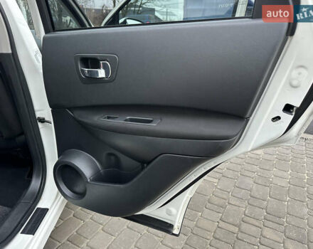 Белый Ниссан Кашкай, объемом двигателя 1.5 л и пробегом 167 тыс. км за 10499 $, фото 23 на Automoto.ua