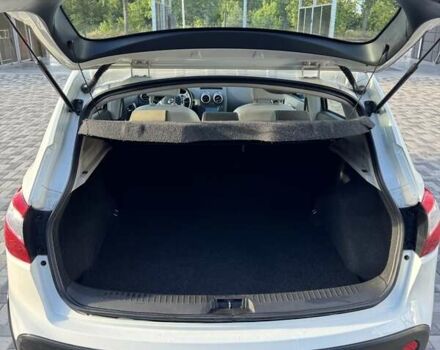 Білий Ніссан Кашкай, об'ємом двигуна 2 л та пробігом 161 тис. км за 10950 $, фото 9 на Automoto.ua