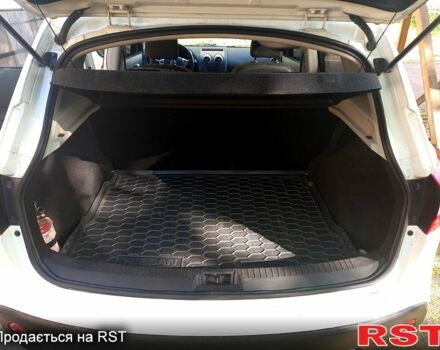 Белый Ниссан Кашкай, объемом двигателя 2 л и пробегом 150 тыс. км за 11900 $, фото 11 на Automoto.ua