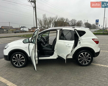 Белый Ниссан Кашкай, объемом двигателя 1.5 л и пробегом 167 тыс. км за 10499 $, фото 33 на Automoto.ua