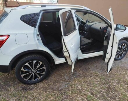 Белый Ниссан Кашкай, объемом двигателя 1.5 л и пробегом 220 тыс. км за 10500 $, фото 1 на Automoto.ua