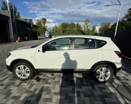 Білий Ніссан Кашкай, об'ємом двигуна 2 л та пробігом 161 тис. км за 10950 $, фото 2 на Automoto.ua