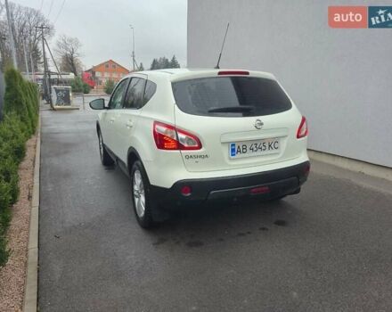 Белый Ниссан Кашкай, объемом двигателя 1.6 л и пробегом 172 тыс. км за 10500 $, фото 3 на Automoto.ua