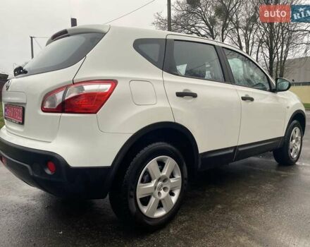 Белый Ниссан Кашкай, объемом двигателя 1.6 л и пробегом 220 тыс. км за 9800 $, фото 5 на Automoto.ua