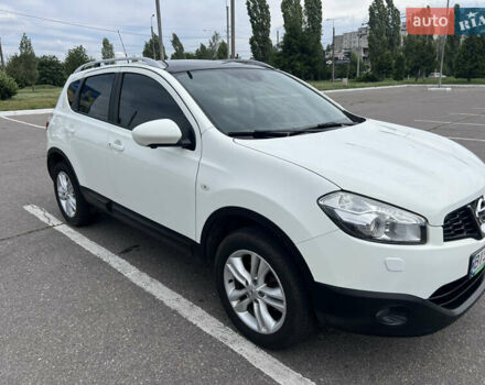 Белый Ниссан Кашкай, объемом двигателя 1.6 л и пробегом 221 тыс. км за 12500 $, фото 7 на Automoto.ua