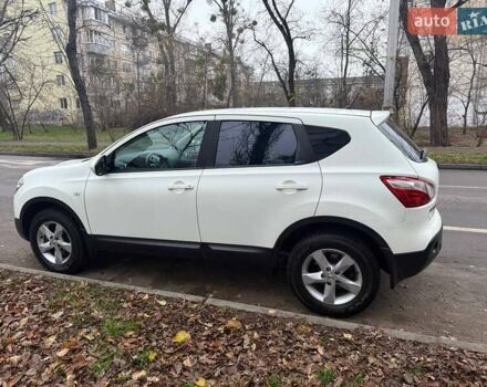 Белый Ниссан Кашкай, объемом двигателя 2 л и пробегом 150 тыс. км за 11500 $, фото 21 на Automoto.ua