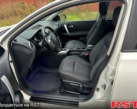 Белый Ниссан Кашкай, объемом двигателя 1.6 л и пробегом 187 тыс. км за 10999 $, фото 6 на Automoto.ua