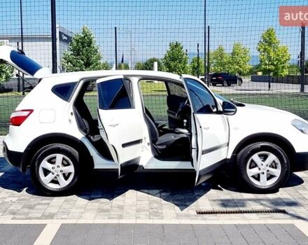 Белый Ниссан Кашкай, объемом двигателя 2 л и пробегом 162 тыс. км за 11899 $, фото 38 на Automoto.ua