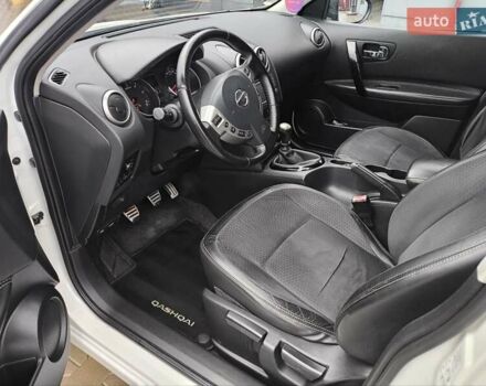 Білий Ніссан Кашкай, об'ємом двигуна 1.6 л та пробігом 210 тис. км за 11700 $, фото 28 на Automoto.ua