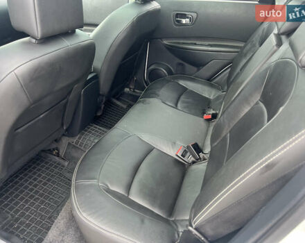 Белый Ниссан Кашкай, объемом двигателя 1.6 л и пробегом 221 тыс. км за 12500 $, фото 9 на Automoto.ua