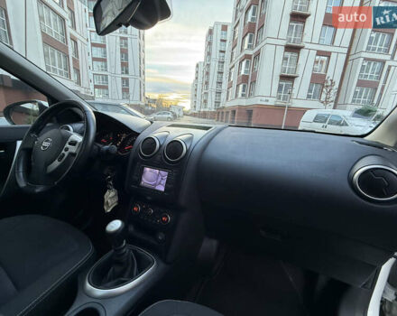 Белый Ниссан Кашкай, объемом двигателя 1.5 л и пробегом 219 тыс. км за 10899 $, фото 46 на Automoto.ua