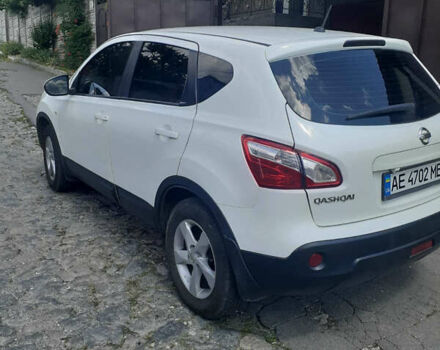 Белый Ниссан Кашкай, объемом двигателя 1.6 л и пробегом 157 тыс. км за 10900 $, фото 4 на Automoto.ua