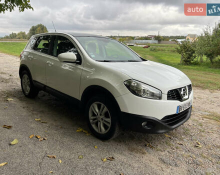 Белый Ниссан Кашкай, объемом двигателя 1.5 л и пробегом 180 тыс. км за 10800 $, фото 7 на Automoto.ua