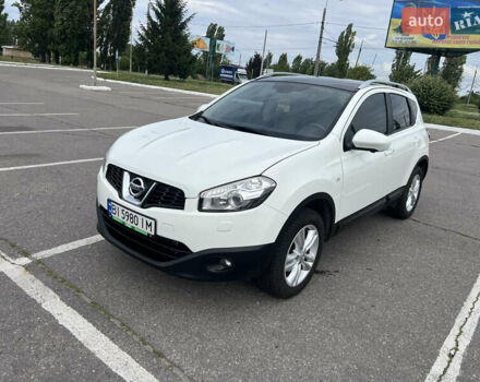 Белый Ниссан Кашкай, объемом двигателя 1.6 л и пробегом 221 тыс. км за 12500 $, фото 1 на Automoto.ua