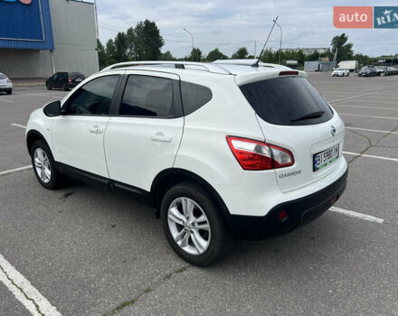 Белый Ниссан Кашкай, объемом двигателя 1.6 л и пробегом 221 тыс. км за 12500 $, фото 3 на Automoto.ua