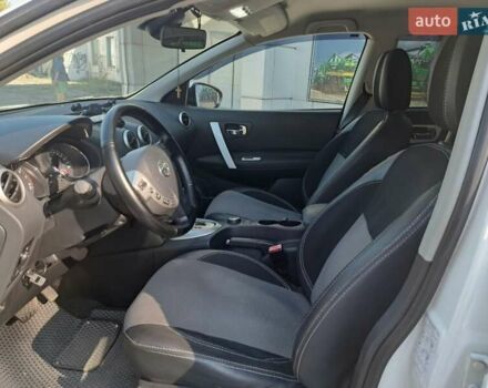 Белый Ниссан Кашкай, объемом двигателя 2 л и пробегом 87 тыс. км за 12800 $, фото 9 на Automoto.ua
