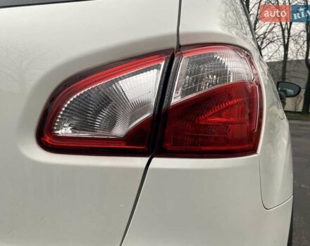 Белый Ниссан Кашкай, объемом двигателя 1.6 л и пробегом 220 тыс. км за 9800 $, фото 17 на Automoto.ua