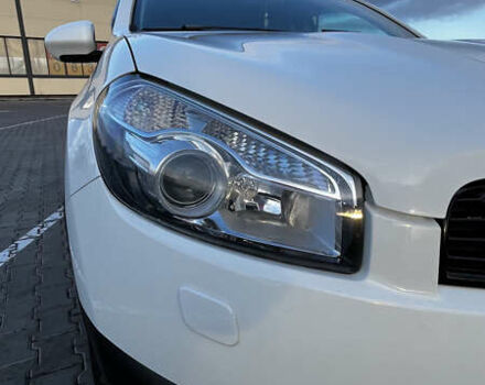 Білий Ніссан Кашкай, об'ємом двигуна 2 л та пробігом 129 тис. км за 13500 $, фото 24 на Automoto.ua