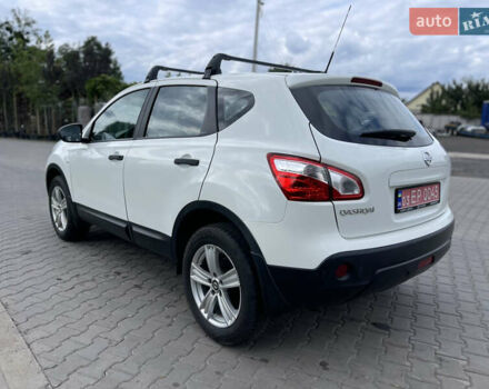 Белый Ниссан Кашкай, объемом двигателя 1.6 л и пробегом 188 тыс. км за 9500 $, фото 5 на Automoto.ua