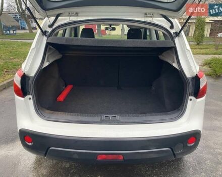 Белый Ниссан Кашкай, объемом двигателя 1.6 л и пробегом 220 тыс. км за 9800 $, фото 28 на Automoto.ua