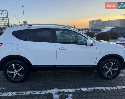 Білий Ніссан Кашкай, об'ємом двигуна 1.6 л та пробігом 211 тис. км за 11300 $, фото 4 на Automoto.ua