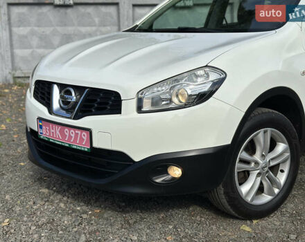 Белый Ниссан Кашкай, объемом двигателя 1.5 л и пробегом 242 тыс. км за 10500 $, фото 2 на Automoto.ua