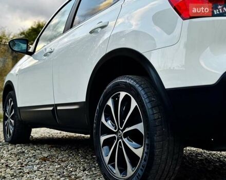 Белый Ниссан Кашкай, объемом двигателя 1.6 л и пробегом 174 тыс. км за 12999 $, фото 25 на Automoto.ua