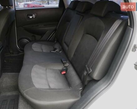 Білий Ніссан Кашкай, об'ємом двигуна 2 л та пробігом 130 тис. км за 11900 $, фото 7 на Automoto.ua