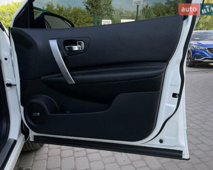 Белый Ниссан Кашкай, объемом двигателя 2 л и пробегом 120 тыс. км за 12955 $, фото 31 на Automoto.ua
