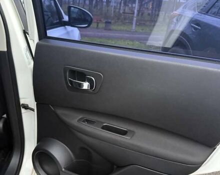 Белый Ниссан Кашкай, объемом двигателя 2 л и пробегом 150 тыс. км за 11500 $, фото 8 на Automoto.ua