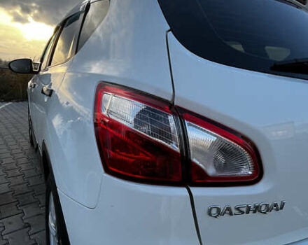 Білий Ніссан Кашкай, об'ємом двигуна 2 л та пробігом 129 тис. км за 13500 $, фото 27 на Automoto.ua