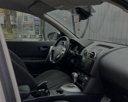 Белый Ниссан Кашкай, объемом двигателя 2 л и пробегом 190 тыс. км за 10000 $, фото 3 на Automoto.ua