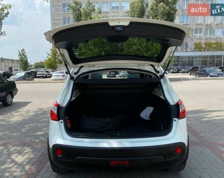 Белый Ниссан Кашкай, объемом двигателя 1.6 л и пробегом 155 тыс. км за 11900 $, фото 12 на Automoto.ua