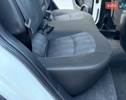 Ниссан Кашкай 2012 в Житомире на Automoto.ua Белый Ниссан Кашкай, объемом двигателя 1.5 л и пробегом 212 тыс. км за 11899 $, фото 47 на Automoto.ua