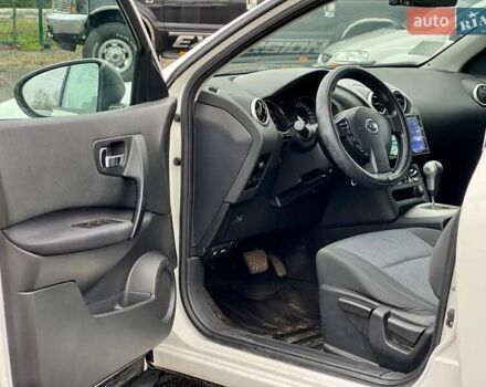 Белый Ниссан Кашкай, объемом двигателя 2 л и пробегом 134 тыс. км за 12000 $, фото 9 на Automoto.ua