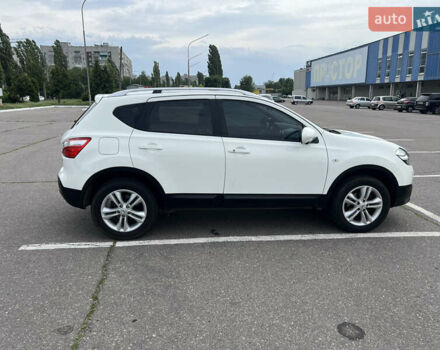 Белый Ниссан Кашкай, объемом двигателя 1.6 л и пробегом 221 тыс. км за 12500 $, фото 6 на Automoto.ua