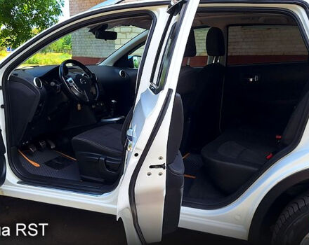 Белый Ниссан Кашкай, объемом двигателя 1.5 л и пробегом 225 тыс. км за 11500 $, фото 8 на Automoto.ua