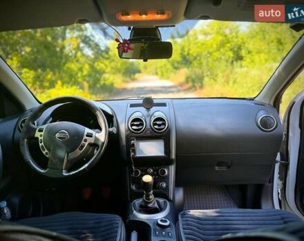 Білий Ніссан Кашкай, об'ємом двигуна 2 л та пробігом 241 тис. км за 12200 $, фото 6 на Automoto.ua