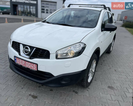 Белый Ниссан Кашкай, объемом двигателя 1.6 л и пробегом 188 тыс. км за 9500 $, фото 7 на Automoto.ua
