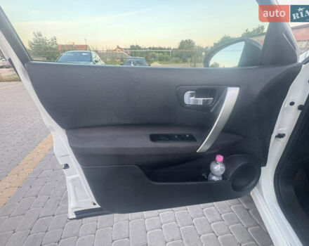 Белый Ниссан Кашкай, объемом двигателя 1.5 л и пробегом 160 тыс. км за 11500 $, фото 49 на Automoto.ua