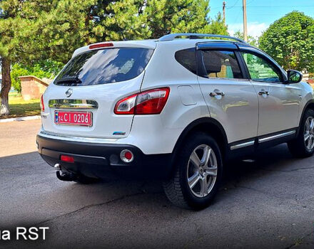 Белый Ниссан Кашкай, объемом двигателя 1.5 л и пробегом 225 тыс. км за 11500 $, фото 5 на Automoto.ua