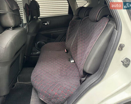 Белый Ниссан Кашкай, объемом двигателя 1.5 л и пробегом 277 тыс. км за 9300 $, фото 31 на Automoto.ua