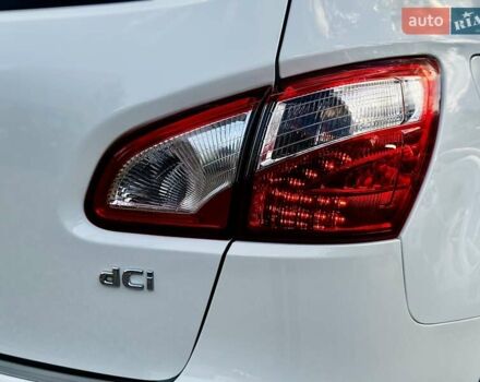 Белый Ниссан Кашкай, объемом двигателя 1.6 л и пробегом 174 тыс. км за 12999 $, фото 14 на Automoto.ua